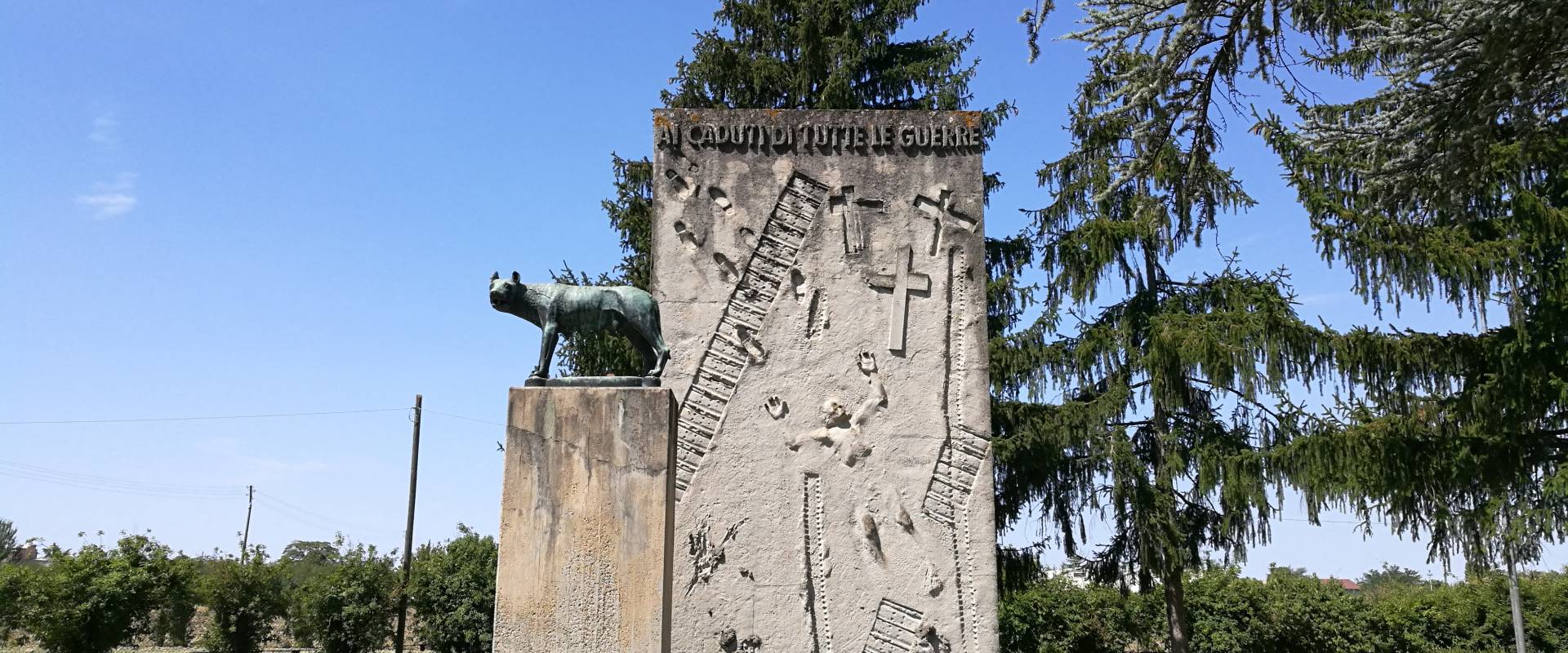 Monumento ai caduti 1, all'esterno del cimitero monumentale di Massa Lombarda photo by Drake9996